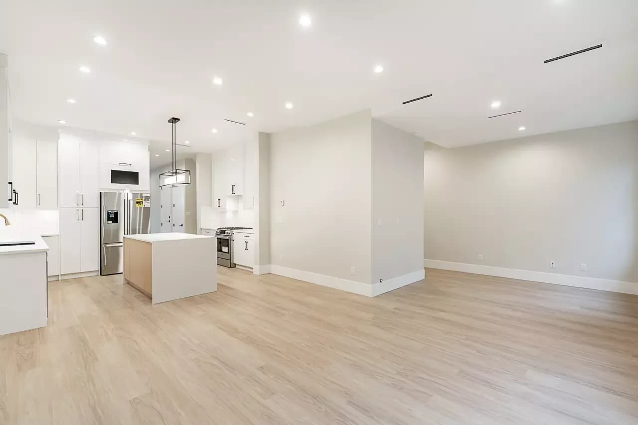 4096 Nithsdale Street photo 14