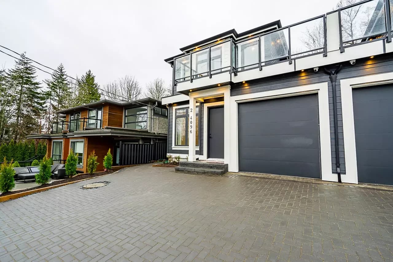 4096 Nithsdale Street photo 37