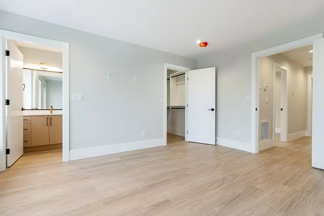 4096 Nithsdale Street photo 54