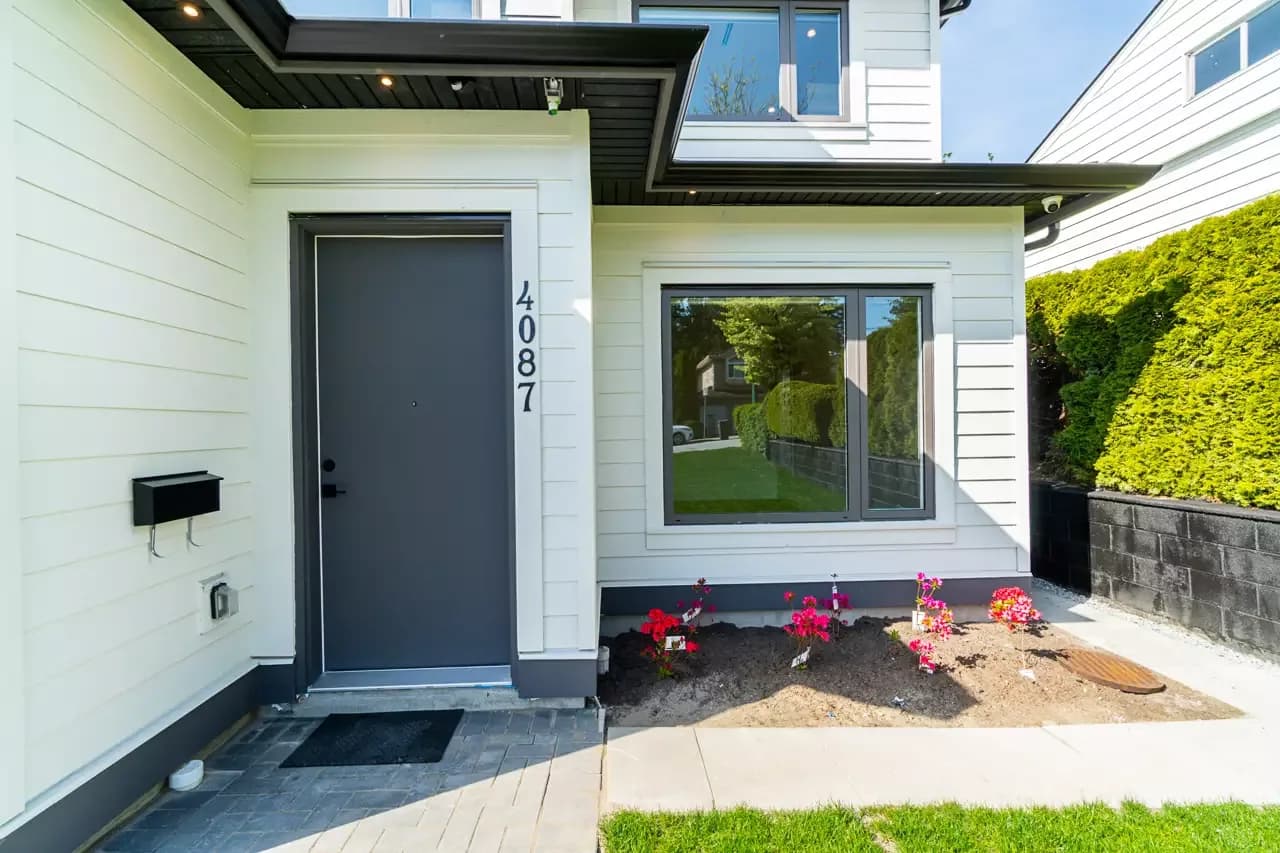 4085 – 4087 Spruce Street photo 4