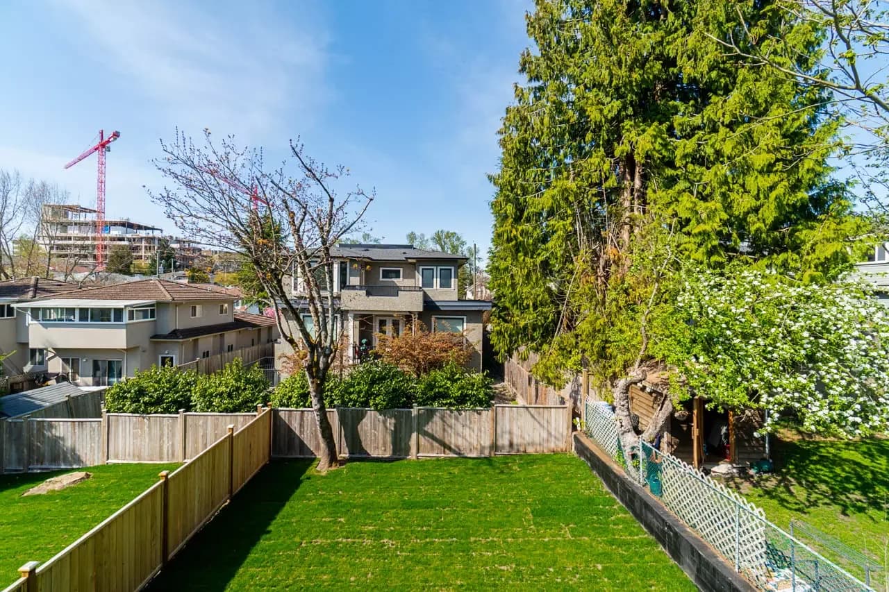 4085 – 4087 Spruce Street photo 85
